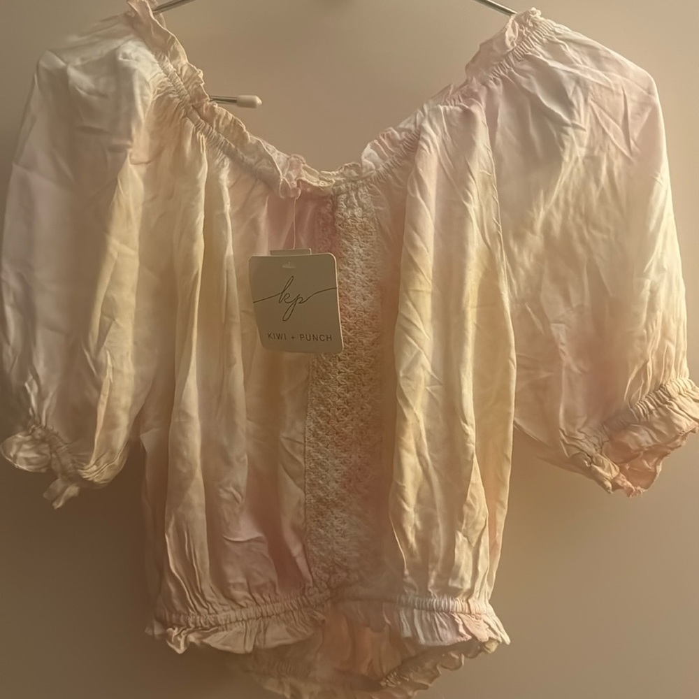 NWT!!! Kiwi and punch size medium cute pink tye dye top.